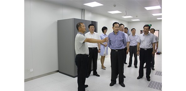 2016年6月17日，煙臺市政協(xié)副主席張行如到棲霞德豐調(diào)研指導(dǎo)工作